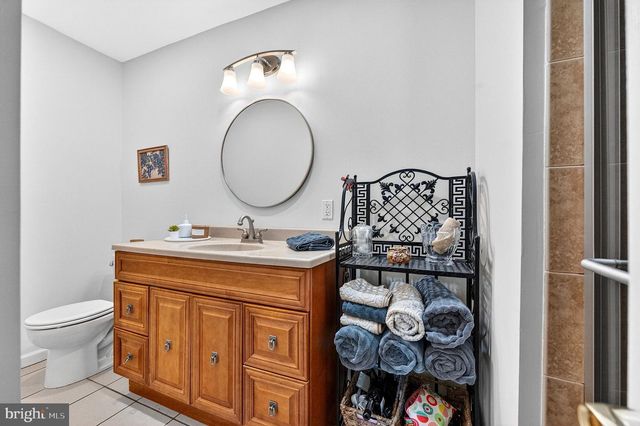 1 CEDAR LA, East Windsor, NJ 08520