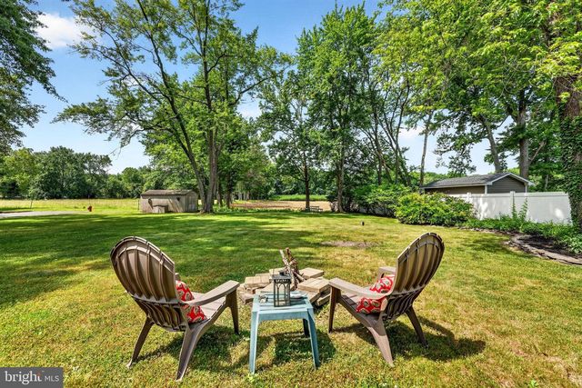 1 CEDAR LA, East Windsor, NJ 08520