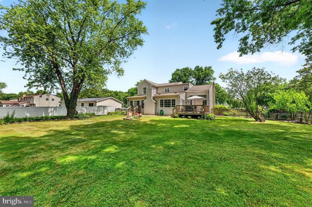 1 CEDAR LA, East Windsor, NJ 08520