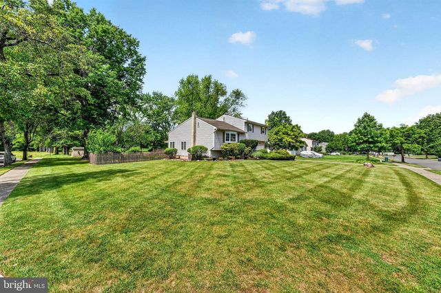1 CEDAR LA, East Windsor, NJ 08520