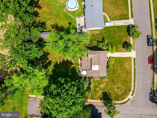 1 CEDAR LA, East Windsor, NJ 08520