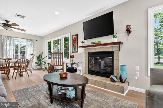 1 CEDAR LA, East Windsor, NJ 08520