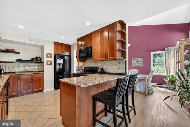 1 CEDAR LA, East Windsor, NJ 08520