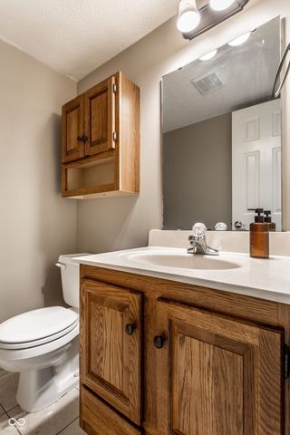 7328 Newbury Court, Fishers, IN 46038