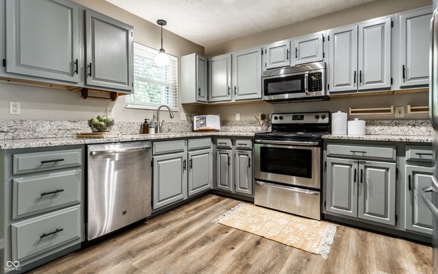 7328 Newbury Court, Fishers, IN 46038