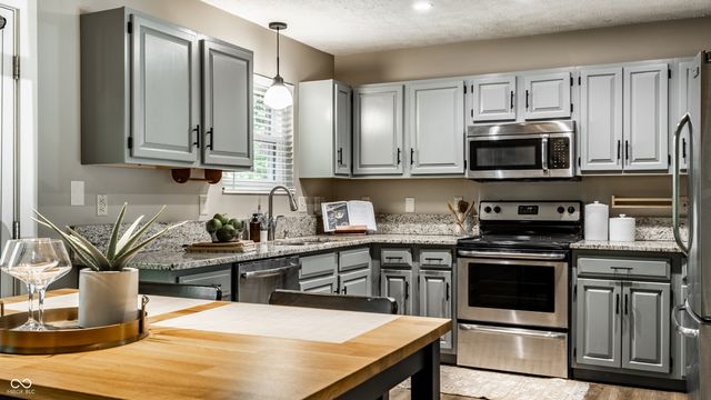 7328 Newbury Court, Fishers, IN 46038