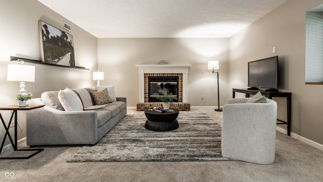 7328 Newbury Court, Fishers, IN 46038