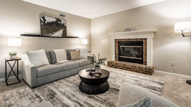 7328 Newbury Court, Fishers, IN 46038