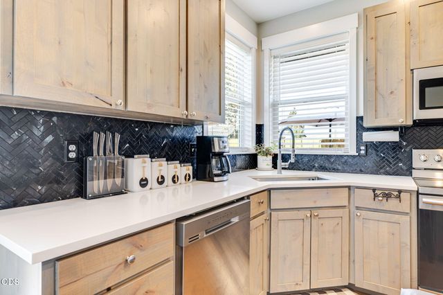 16429 Betty Court, La Pine, OR 97739
