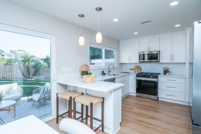 6165 Agee St, San Diego, CA 92122