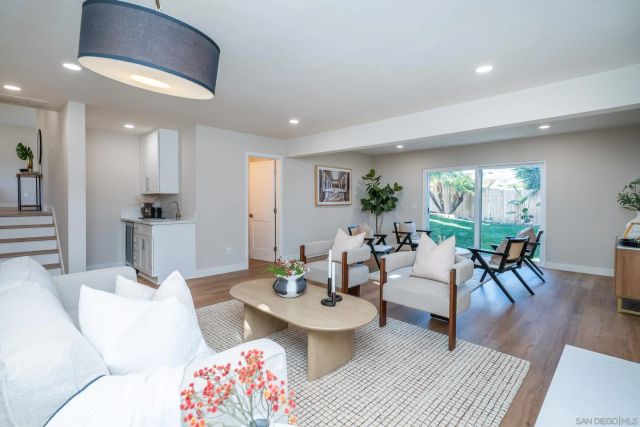 6165 Agee St, San Diego, CA 92122