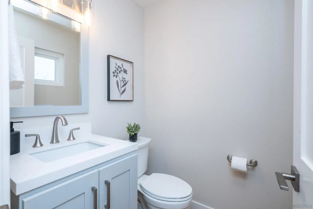 6165 Agee St, San Diego, CA 92122