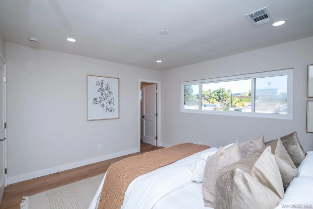 6165 Agee St, San Diego, CA 92122