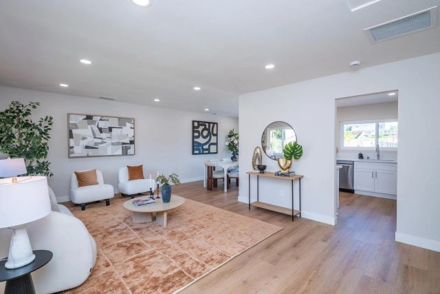 6165 Agee St, San Diego, CA 92122