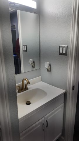 2532 Plaza Boulevard, Dallas, TX 75241