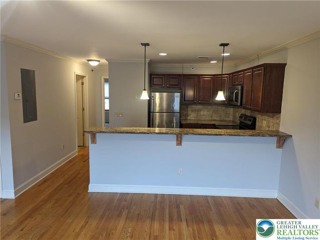 128 West 4th Street 2L, Bethlehem City, PA 18015