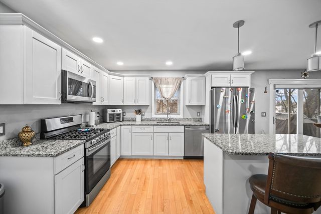 19 Observatory Ave, Haverhill, MA 01832