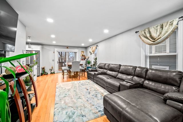 19 Observatory Ave, Haverhill, MA 01832