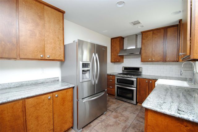 7953 Ridgeview Drive, Houston, TX 77055