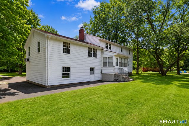 39 Maple Avenue, Bloomfield, CT 06002