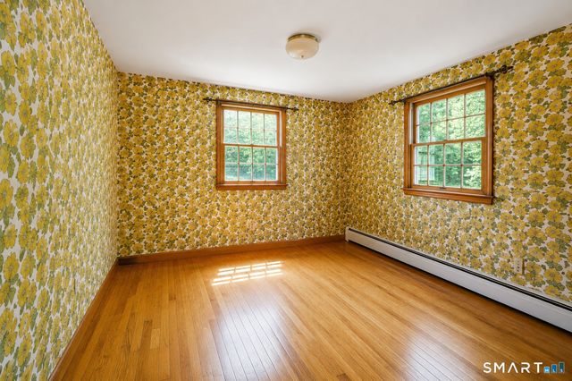 39 Maple Avenue, Bloomfield, CT 06002