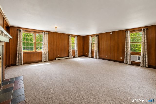 39 Maple Avenue, Bloomfield, CT 06002