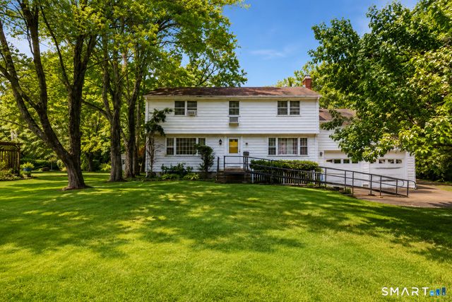 39 Maple Avenue, Bloomfield, CT 06002