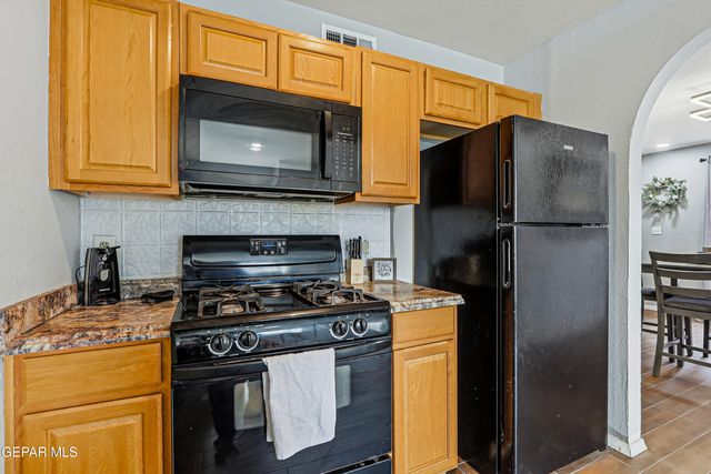 3550 Broken Arrow Drive, El Paso, TX 79936