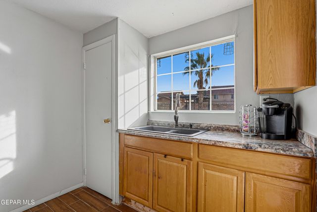 3550 Broken Arrow Drive, El Paso, TX 79936