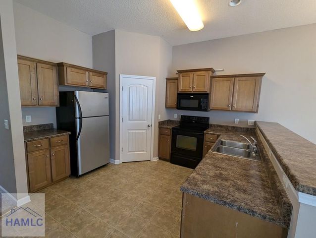 401 Barry McCaffrey Boulevard # E1, Hinesville, GA 31313