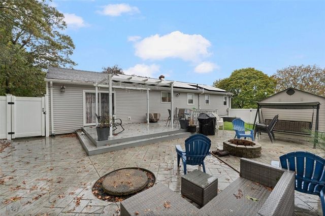 22 Forest Hill Drive, Johnston, RI 02919