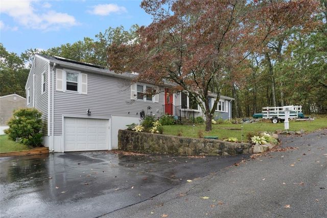 22 Forest Hill Drive, Johnston, RI 02919