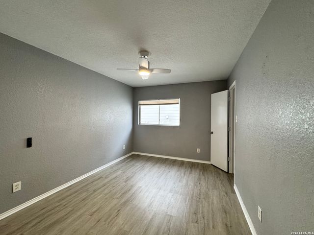 6714 Loma Vino, San Antonio, TX 78233