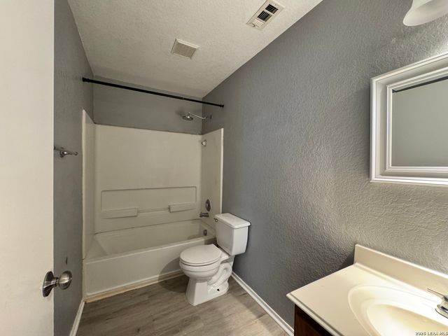 6714 Loma Vino, San Antonio, TX 78233