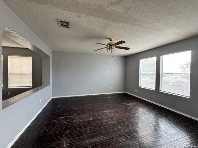 6714 Loma Vino, San Antonio, TX 78233