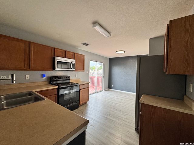 6714 Loma Vino, San Antonio, TX 78233