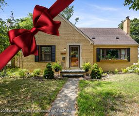 1313 S Genesee Drive, Lansing, MI 48915