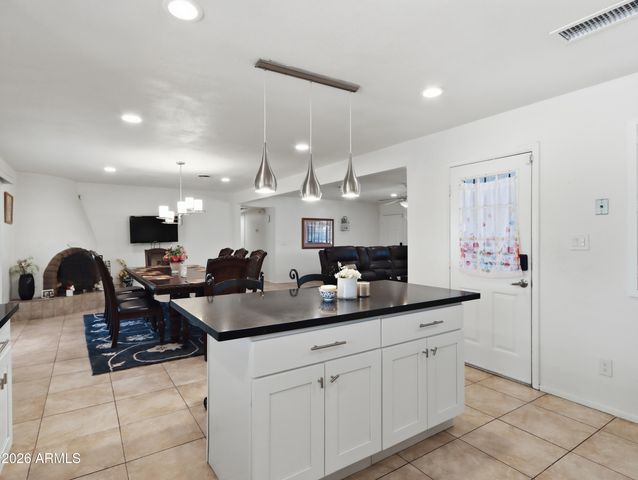 3048 E SIERRA Street, Phoenix, AZ 85028