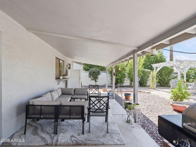 3048 E SIERRA Street, Phoenix, AZ 85028