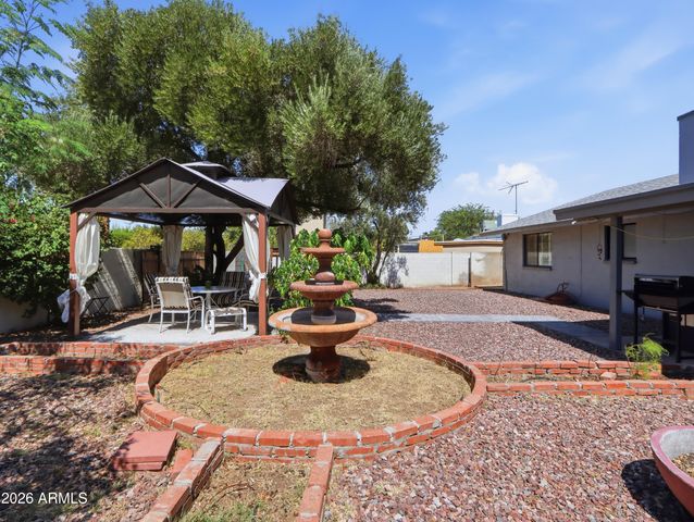3048 E SIERRA Street, Phoenix, AZ 85028
