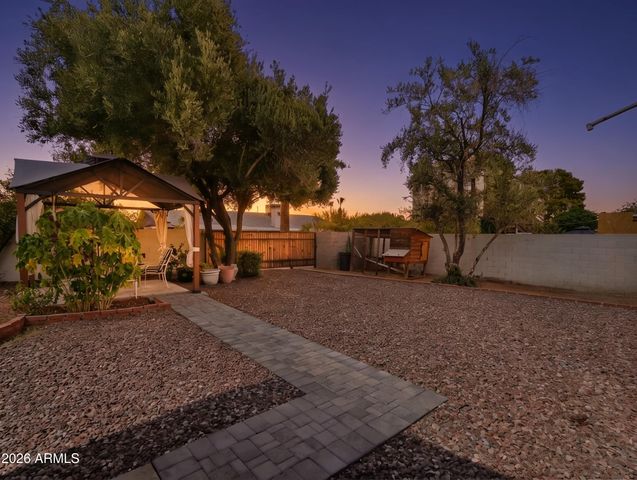 3048 E SIERRA Street, Phoenix, AZ 85028