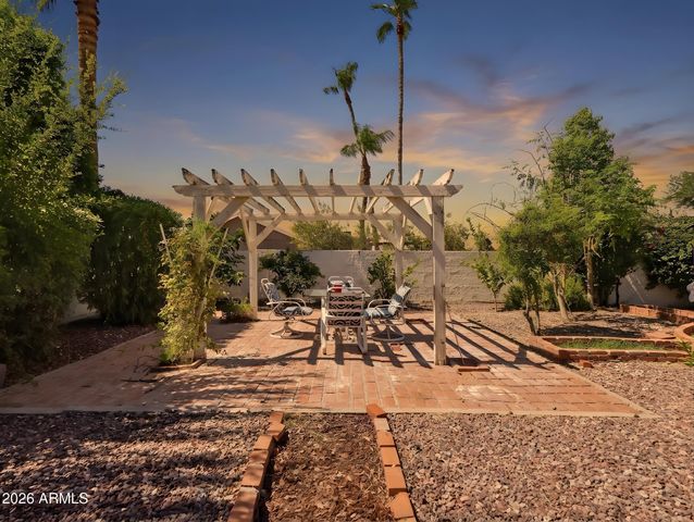 3048 E SIERRA Street, Phoenix, AZ 85028