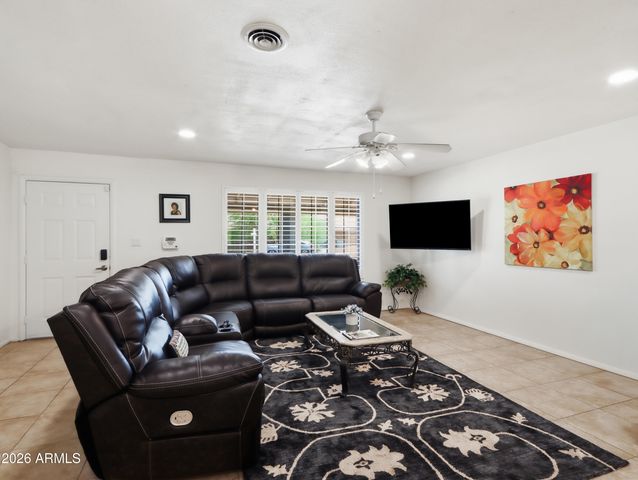 3048 E SIERRA Street, Phoenix, AZ 85028