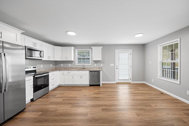 212 Yardley Lane, Tunnel Hill, GA 30755