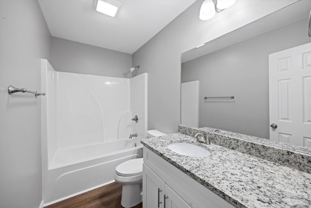 212 Yardley Lane, Tunnel Hill, GA 30755