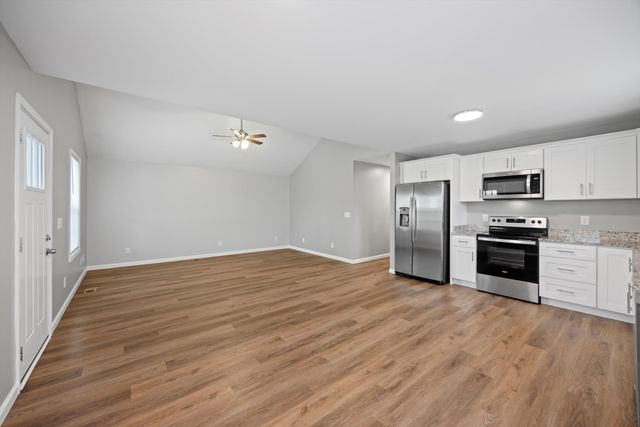 212 Yardley Lane, Tunnel Hill, GA 30755