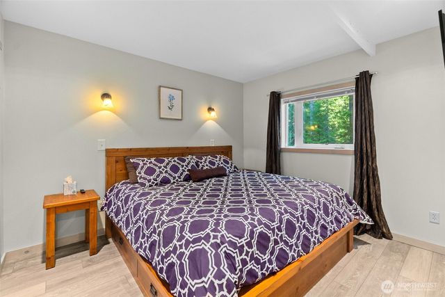 132 N Kokanee Cove Way, Hoodsport, WA 98548