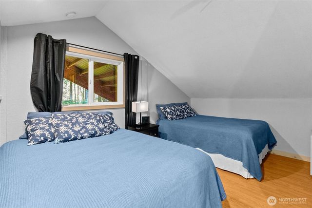 132 N Kokanee Cove Way, Hoodsport, WA 98548