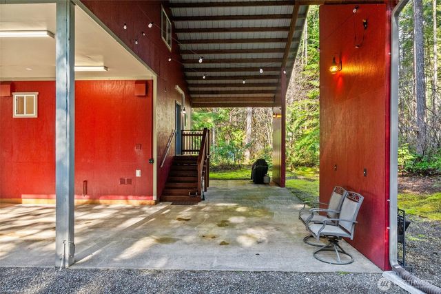 132 N Kokanee Cove Way, Hoodsport, WA 98548