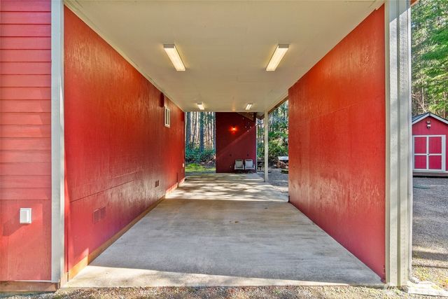 132 N Kokanee Cove Way, Hoodsport, WA 98548